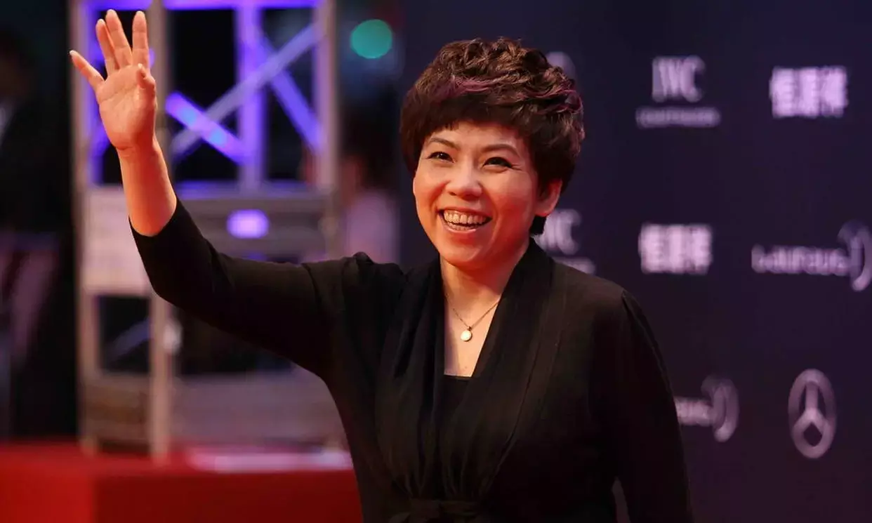 邓亚萍简历个人资料简介毕业学校（她身高1米55，却拿18块金牌，25岁读清华，35岁成剑桥博士，凭啥）