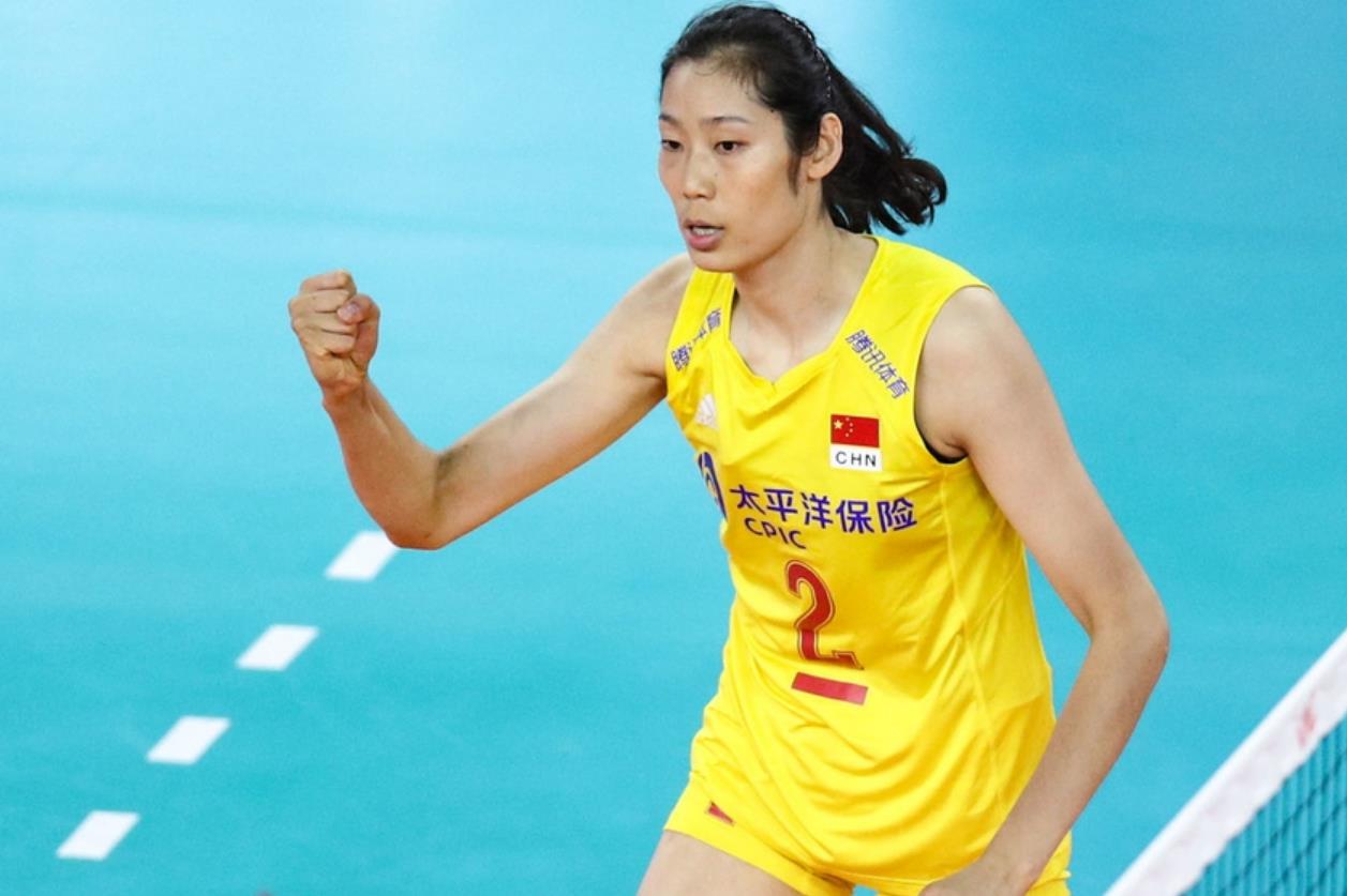 评价中国女排世界杯夺冠(中国女排10夺世界冠军!人民日报用1个字来点评,霸气十足)