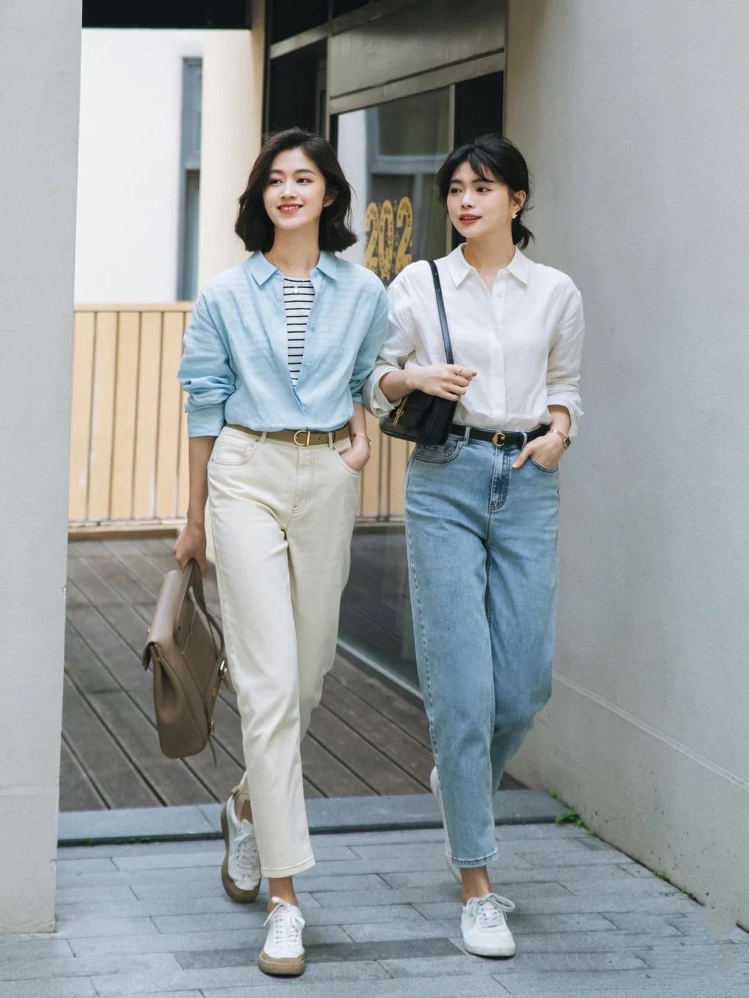 两品牌多款式混着穿（夏天怎么穿更时髦？看着两位小姐姐的穿搭就够了，精致优雅很体面）