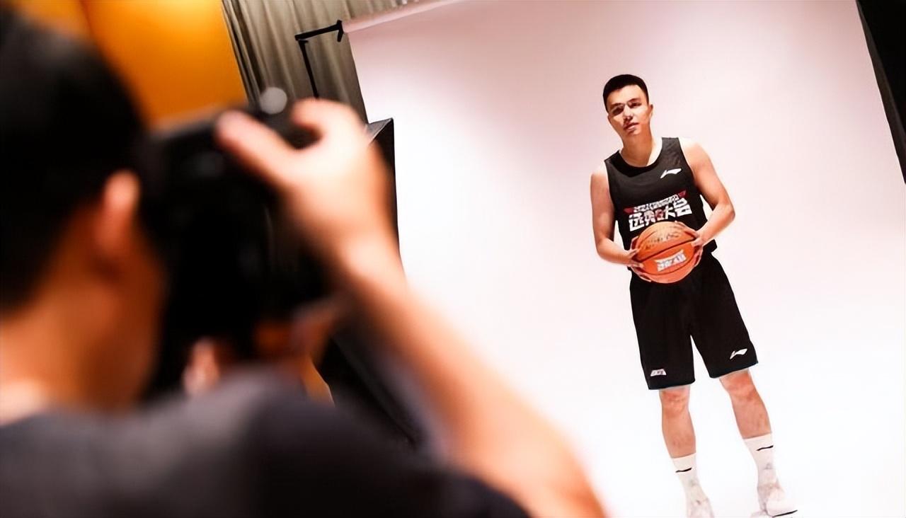 cba哪个队是代表广东省队(广东为何签约曾茂洲?朱芳雨公开回应,他真不是关系户)