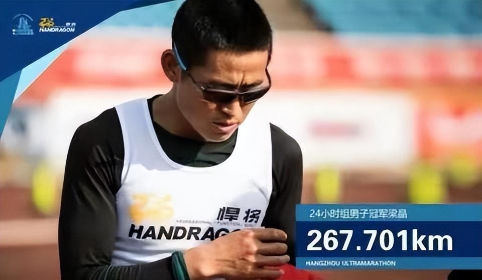 他为了冠军做出哪些牺牲（他被日本冠军称为英雄，21年却因跑马拉松遇难，2岁女儿替父领奖）