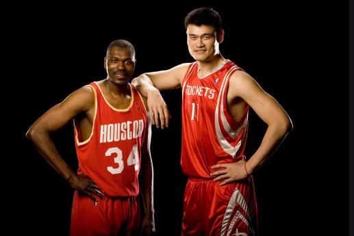 2014世界杯尼日利亚(9000万人日均收入仅13块,但这个非洲兄弟却拥有不止一个"姚明")