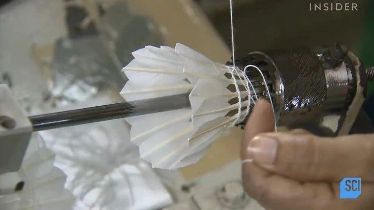 怎么做简单的羽毛球（看完羽毛球的制作过程，感觉不好好打球都有点对不住它）
