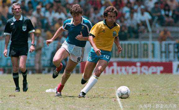 巴西五个世界杯冠军(足球王国,这个国家是世界杯史上夺冠最多的足球队,拿了5个冠军)