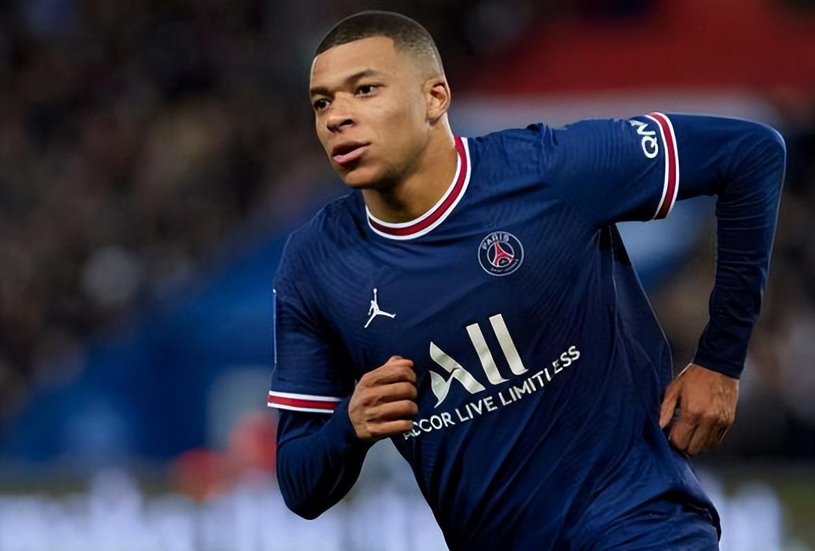 法甲最强球队（2-1！巴黎重返榜首，梅西任意球破门+创5大纪录，姆巴佩替补建功）