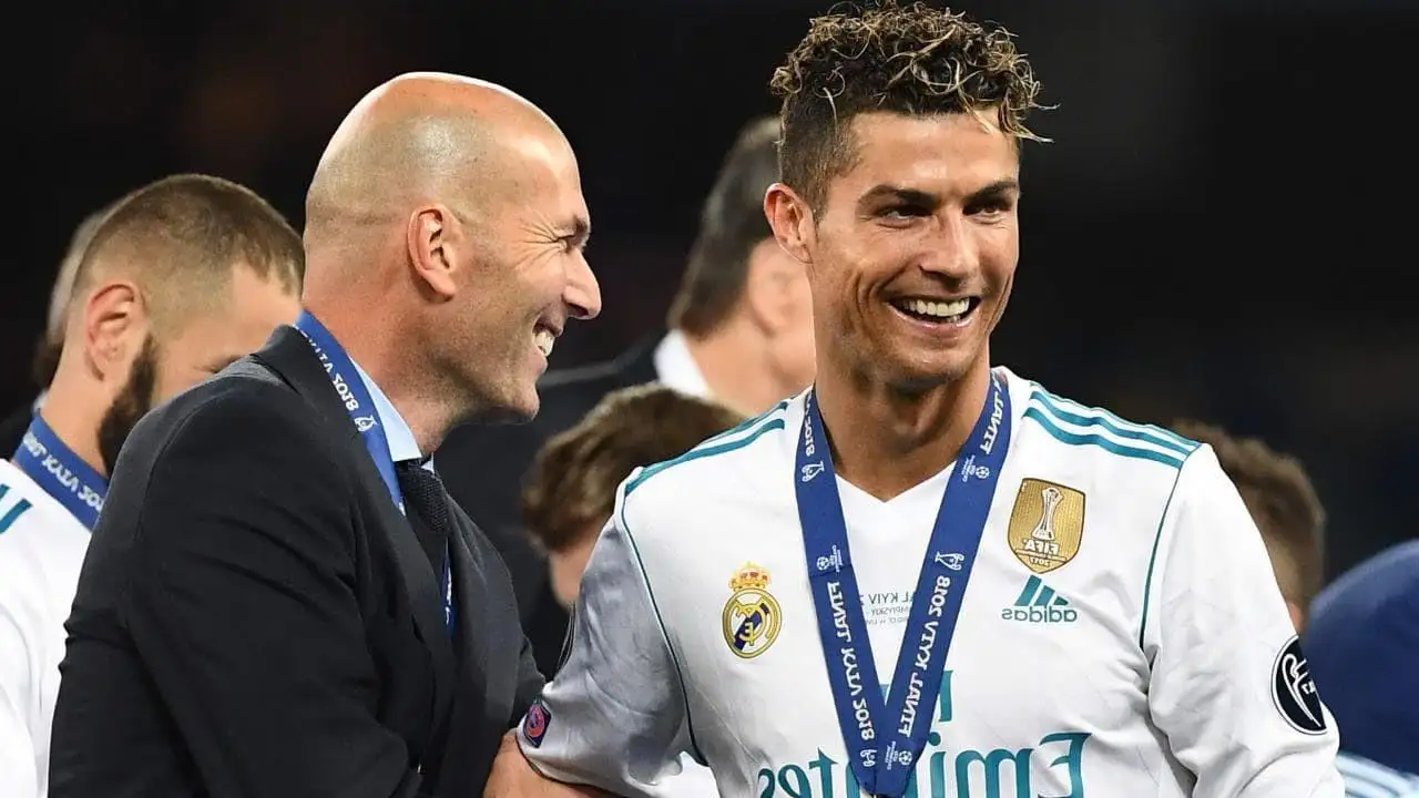 为什么齐达内获得欧冠（为什么齐达内能带领皇马实现欧冠三连冠？）