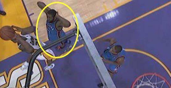 科比双手举起霸气照片（5图告诉你什么叫神仙球！科比负角度让哈登无奈，JR360度拉杆暴扣）