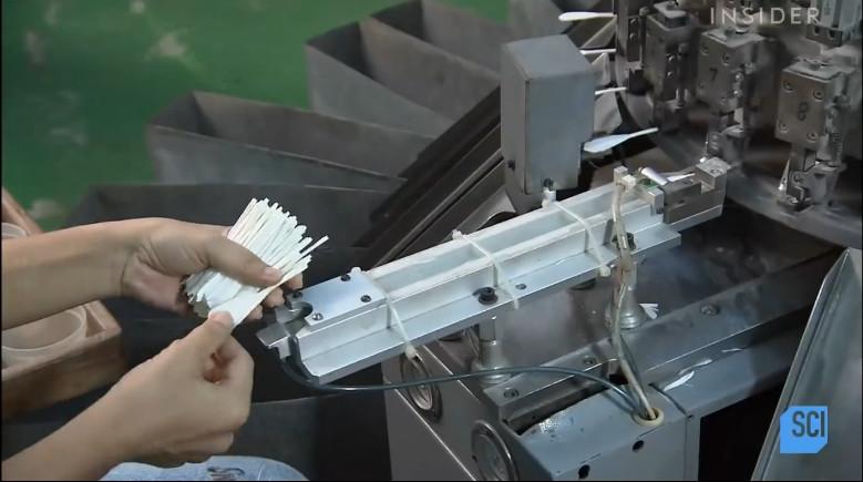 怎么做简单的羽毛球（看完羽毛球的制作过程，感觉不好好打球都有点对不住它）