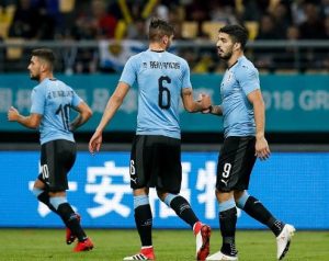 卡瓦尼倒勾破门（苏亚雷斯破荒卡瓦尼上演暴力倒钩，专家：这才是真正的足球）-华海博客