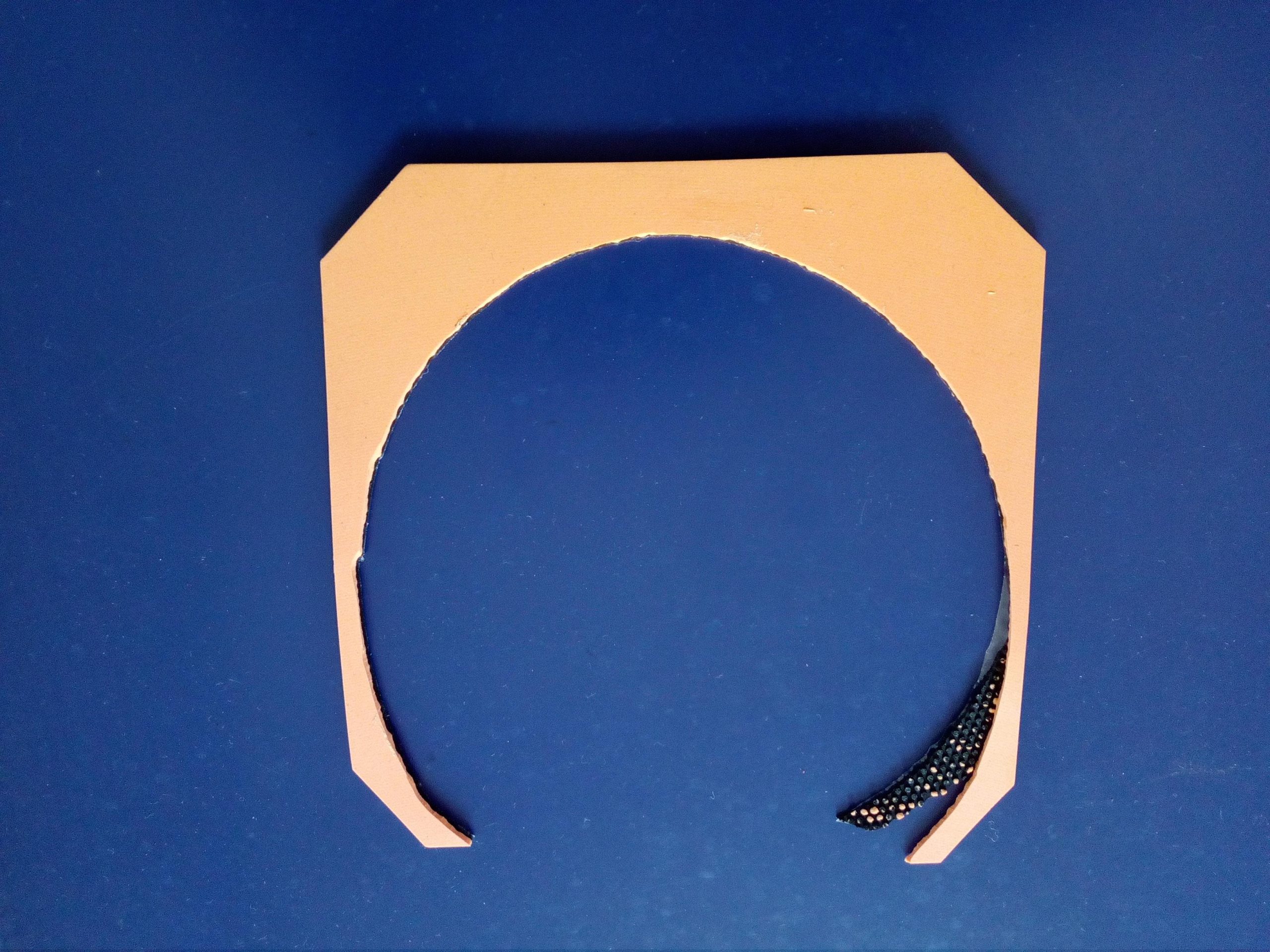 乒乓球胶皮需要除胶吗(快速清理乒乓球胶皮和底板上残留的胶水层,乒乓球爱好者的小窍门)