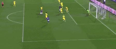 佛罗伦萨vs国际米兰（意甲-约维奇绝平姆希塔良反绝杀 劳塔罗2射1传 国米4-3险胜佛罗伦萨）