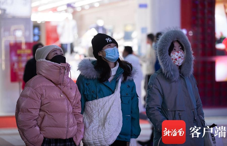 2020年的冬奥会在哪里举办(新海南记者带你看冬奥|北京冬奥会开幕 市民户外看直播)