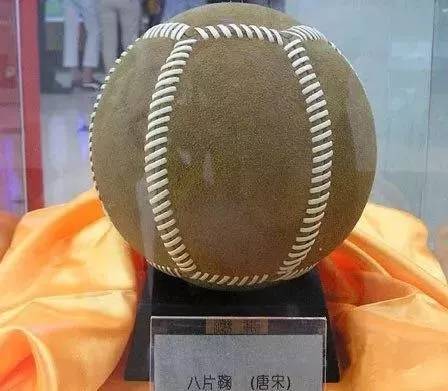 足球是什么样子（足球原来是这个样子的 向不规则的“鞠”致敬！）