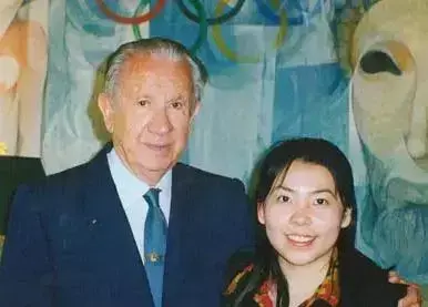 邓亚萍简历个人资料简介毕业学校（她身高1米55，却拿18块金牌，25岁读清华，35岁成剑桥博士，凭啥）