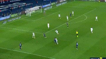 梅西内马尔鸟巢踩场(巴黎巨星被踩踏!内马尔百米冲刺为他出头,还亲身示范:这样踩的)