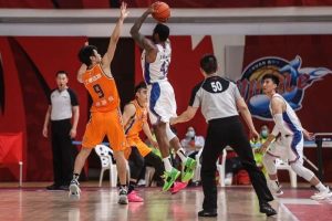 cba裁判为什么一直不改变（CBA裁判过于严格？再不纠偏，中国男篮在国际赛场要吃大亏）-华海博客