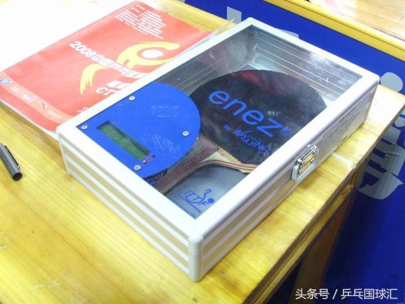 乒乓球拍怎么刷胶（有80%的人还不知道，胶皮应该怎么刷才更好打！）