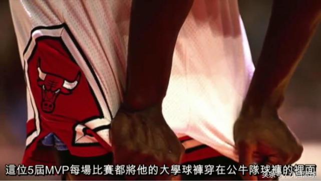 为什么nba都穿短的紧身裤(风靡一时的短裤为何在NBA消失?嘻哈风为诱因,乔丹推波助澜)