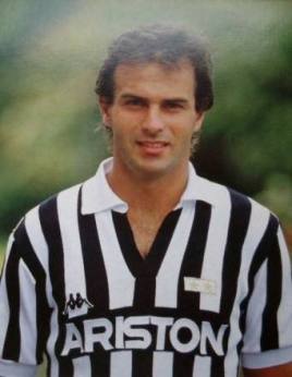 尤文图斯队史最强阵容(俱乐部最佳阵容系列-尤文图斯)