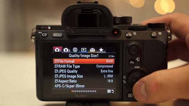日本的索尼相机怎么样（日本买的索尼相机怎么设置中文）
