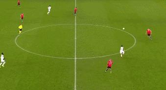 范德贝克失误送礼(齐达内红魔首秀…)