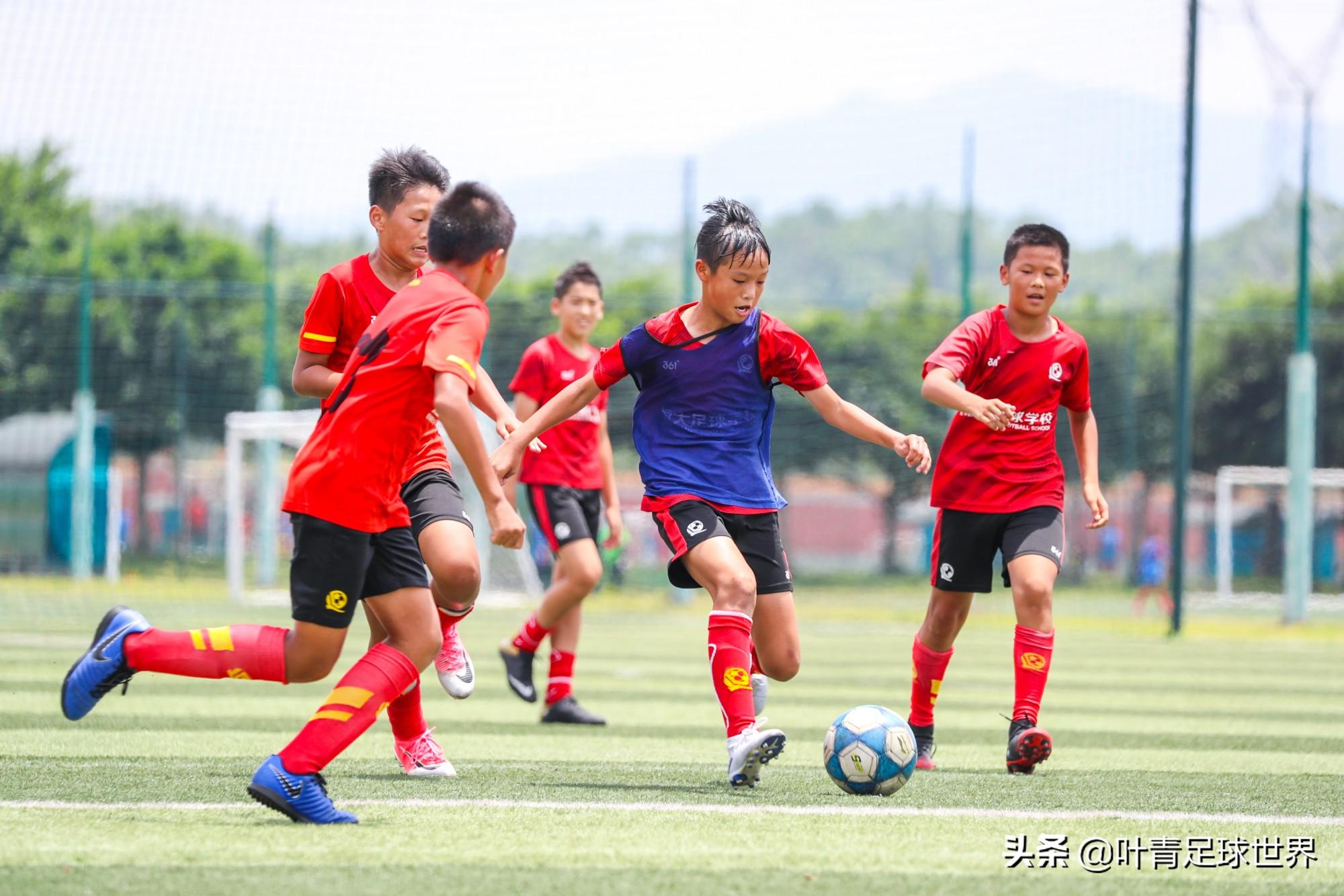 恒大足球青训怎么报名(探秘恒大足校:2万人报名,只招300人!百里挑一,全免费培养)