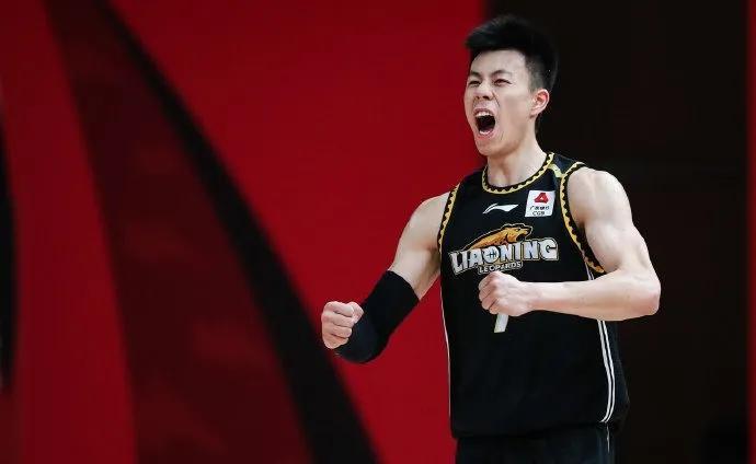 cba和ncaa哪个好(CBA比NCAA强?易建联这个无助的背影,是中国篮球永远的痛)