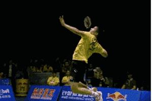 羽毛球是如何扣杀的（羽毛球扣杀不出暴力的球，多半是动作流程不正确，六个步骤不能少）