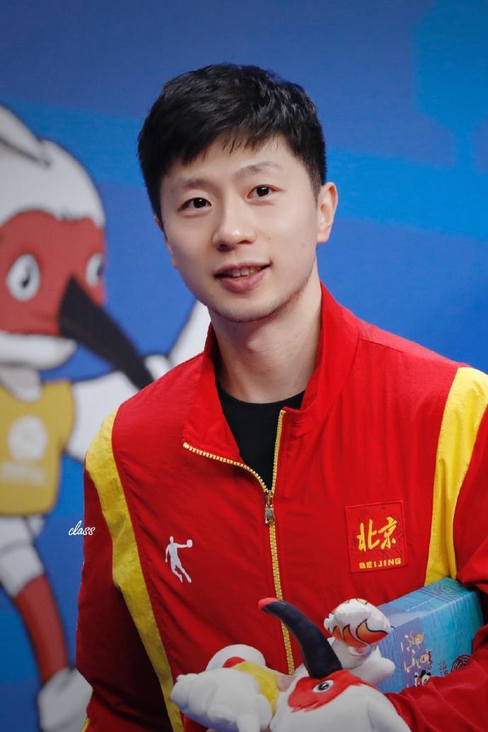 马龙目前一共获得多少金(26个世界冠军,加盟北京体育局20年,马龙级别年薪如何?)