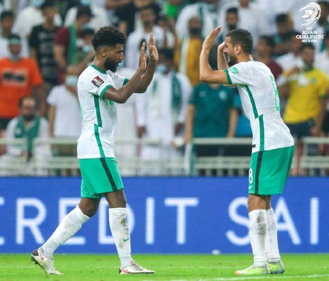 足球世界杯在哪直播（22：40，CCTV5直播世界杯：中国队VS阿曼队；19：50，日本VS越南队）