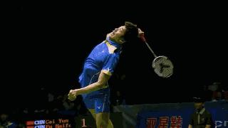 羽毛球是如何扣杀的（羽毛球扣杀不出暴力的球，多半是动作流程不正确，六个步骤不能少）