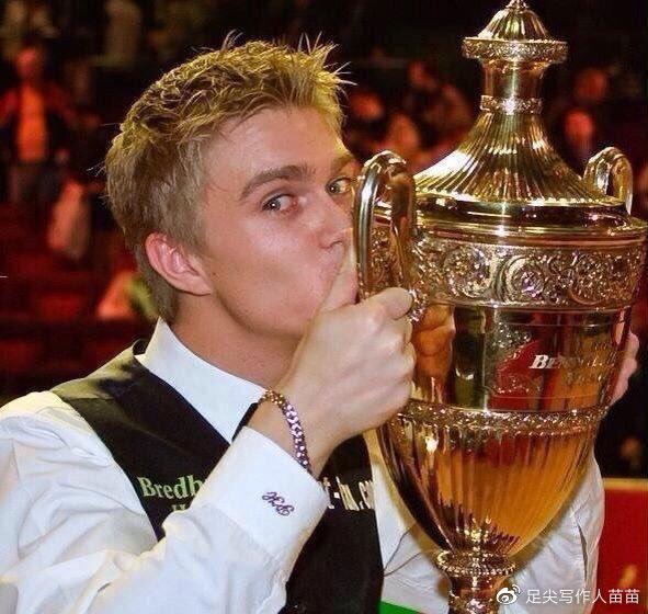 温布利大师赛决赛保罗亨特(「回望经典」斯诺克大师赛上的“台坛小贝”-保罗·亨特)