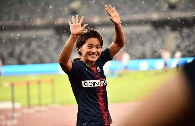 王霜带领女足走向巅峰（&quot;中国女梅西&quot;王霜：梅开二度击败韩国队，带领中国女足冲进奥运）