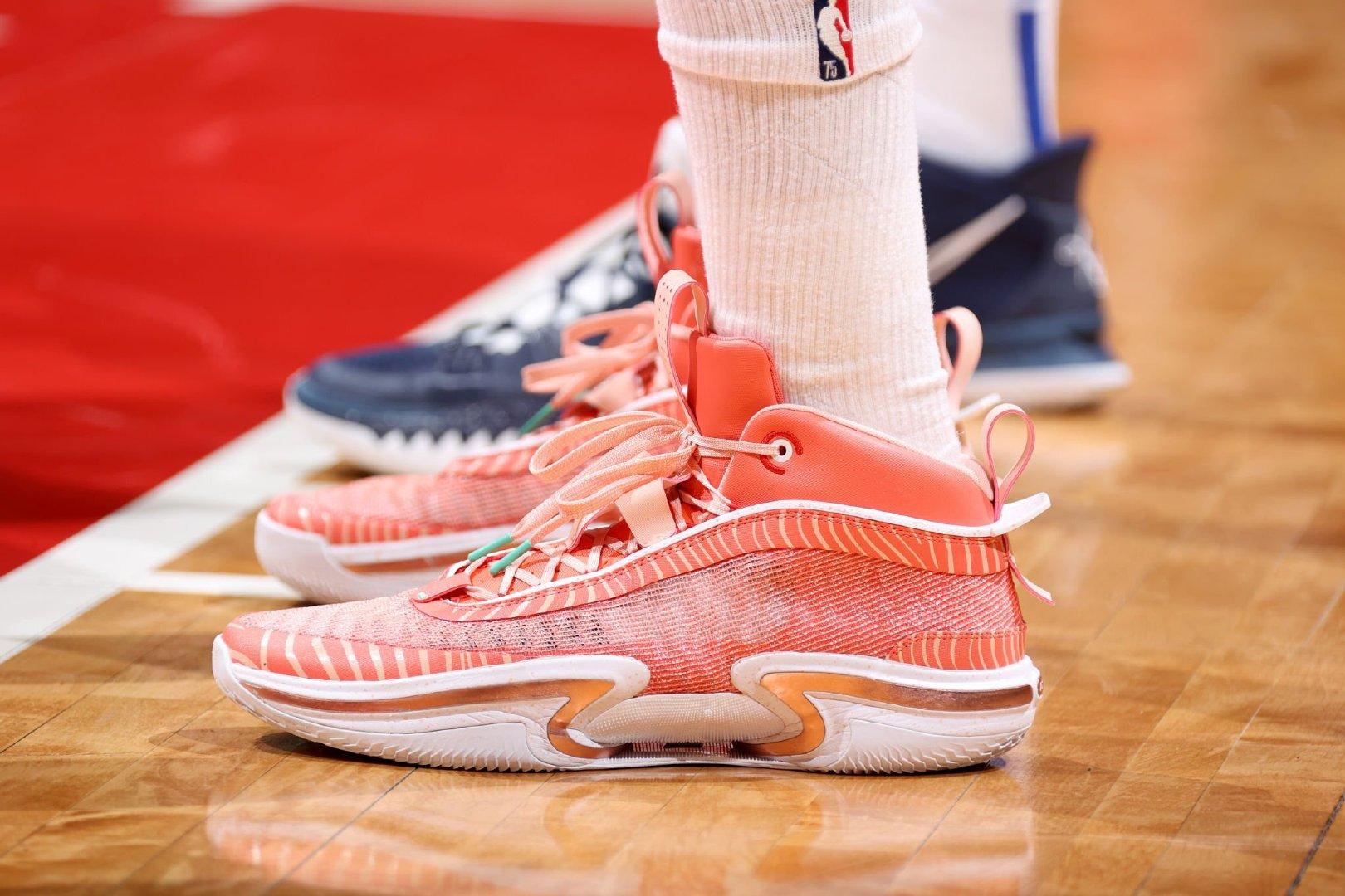 耐克篮球鞋都有哪些明星款(莫兰特、维金斯NBA明星球员季后赛穿了哪些Nike乔丹篮球鞋?)