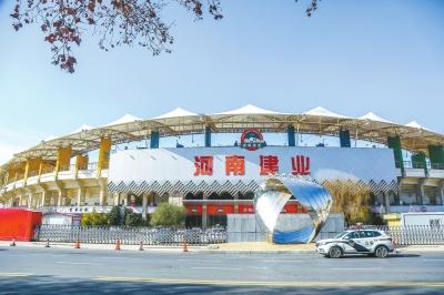 河南足球队叫什么名字(河南建业足球俱乐部官宣更名 改名河南嵩山龙门后 老胡还玩不?)