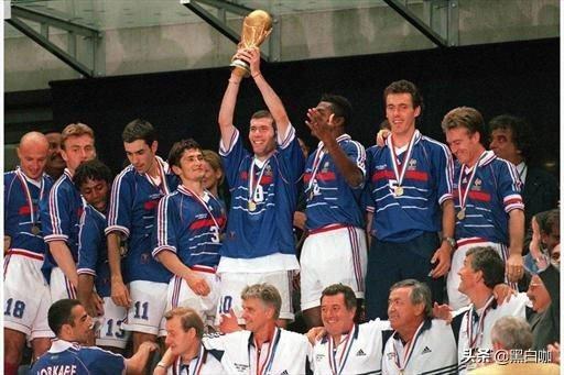 巴西队共夺过几次世界杯冠军(巴西五夺世界杯冠军但从未在主场捧杯-只有一支球队和他们一样)