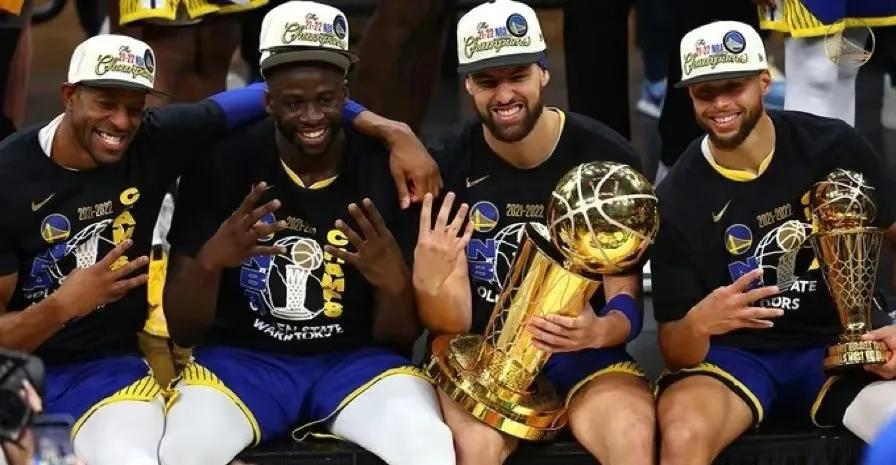 勇士夺冠回放(勇士总冠军!!!斯蒂芬库里终登顶峰)