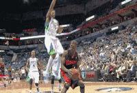 nba篮球搞笑视频集锦高清（NBA十大搞笑场景：哈登马努假摔比演技，库里与奥胖救球区别大）