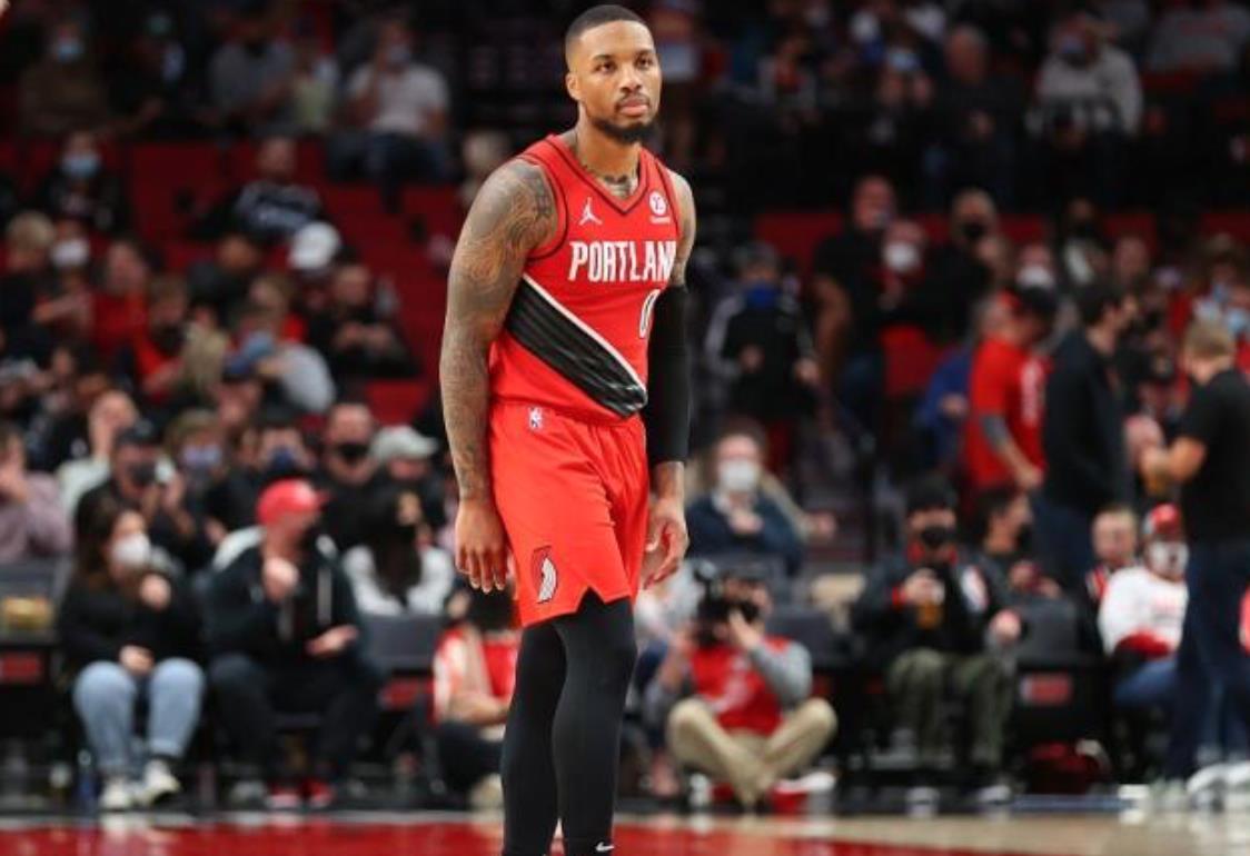 利拉德和开拓者完成续约合同了吗（说我是最烂合同？利拉德夺联盟首个周最佳 32岁他迎来最强版本）