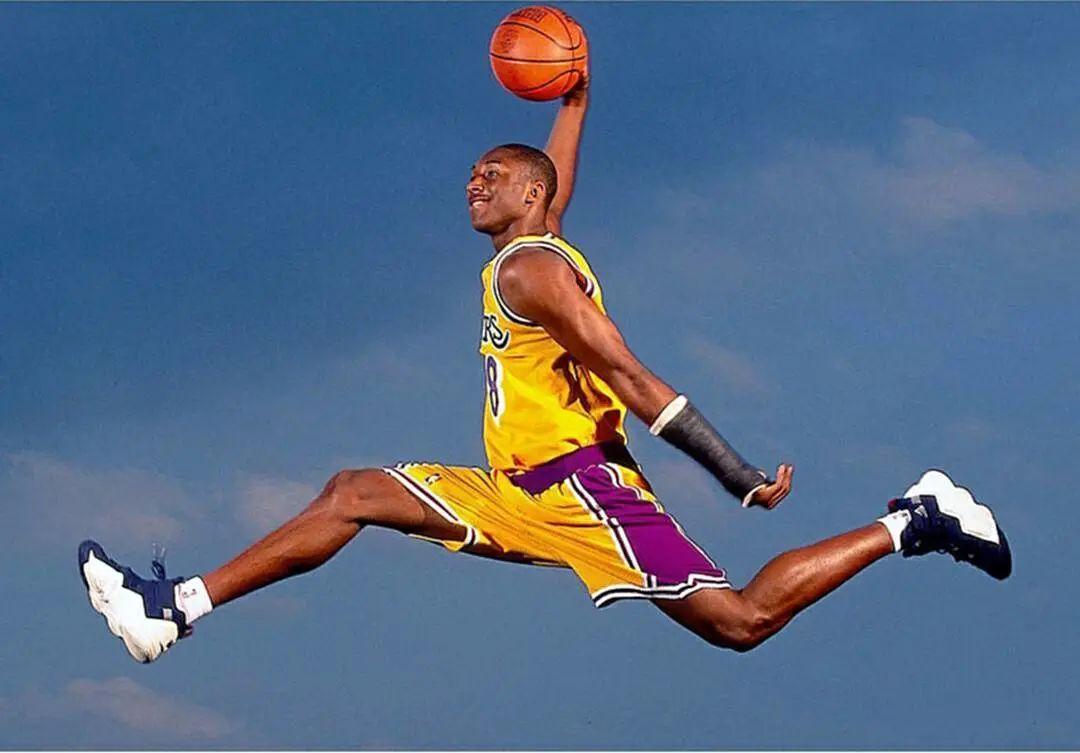 科比上脚过的球鞋（为何拒绝上脚第三代个人签名鞋？科比阿迪达斯时期球鞋全盘点）