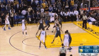 nba最搞笑的库里视频（库里的搞笑瞬间，NBA的“扣篮王”）