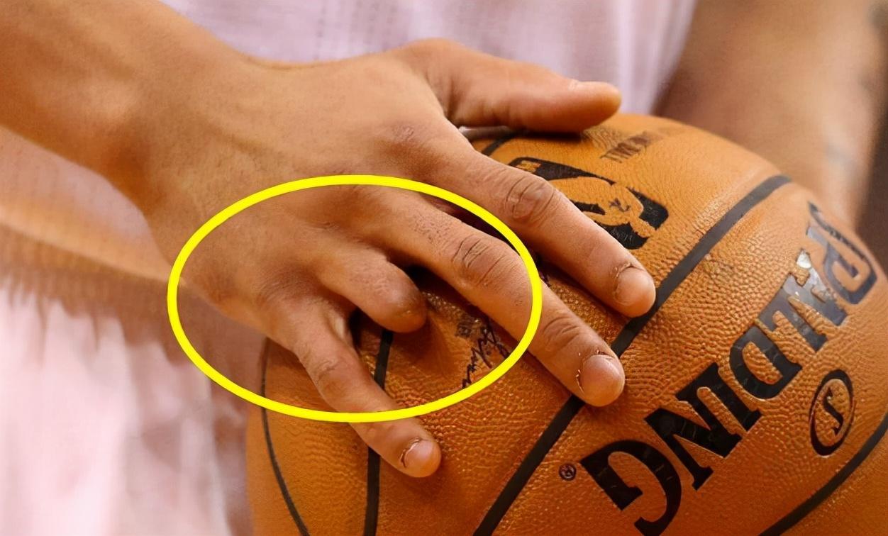 2005湖人选秀（盘点：美媒重排2005年选秀，拜纳姆变洗剪吹，路威同时有两位女友）