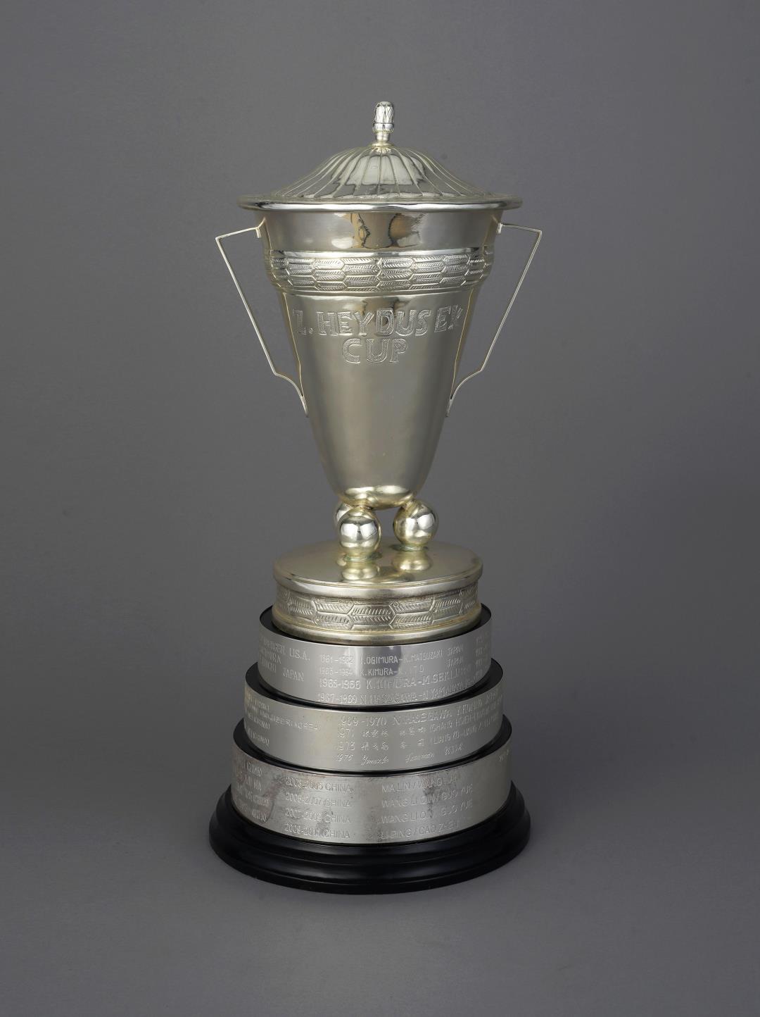 乒乓球世界杯奖杯（听藏品讲故事 - 七座世乒奖杯，一座精神丰碑）