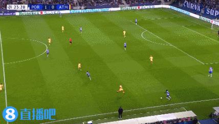 奥布拉克扑单刀（半场-马竞防线多次被打穿0-2落后波尔图 奥布拉克两扑单刀）