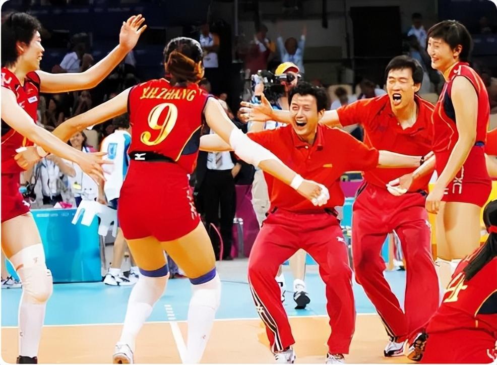 2004年女排教练（陈忠和：伤痛中走出来的女排金牌教练，再婚生活也有泪）