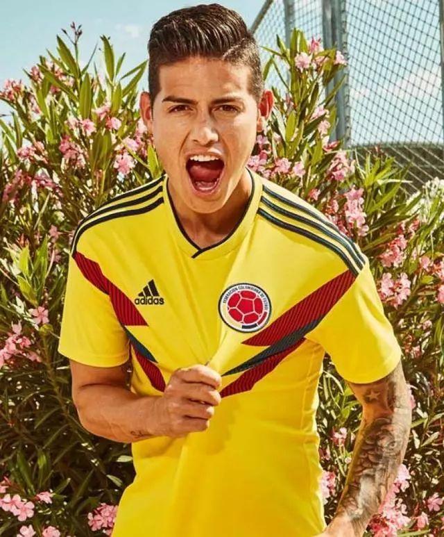 法国队1994世界杯球衣合影（世界杯经典球衣图鉴 哪一件是你的青春？）