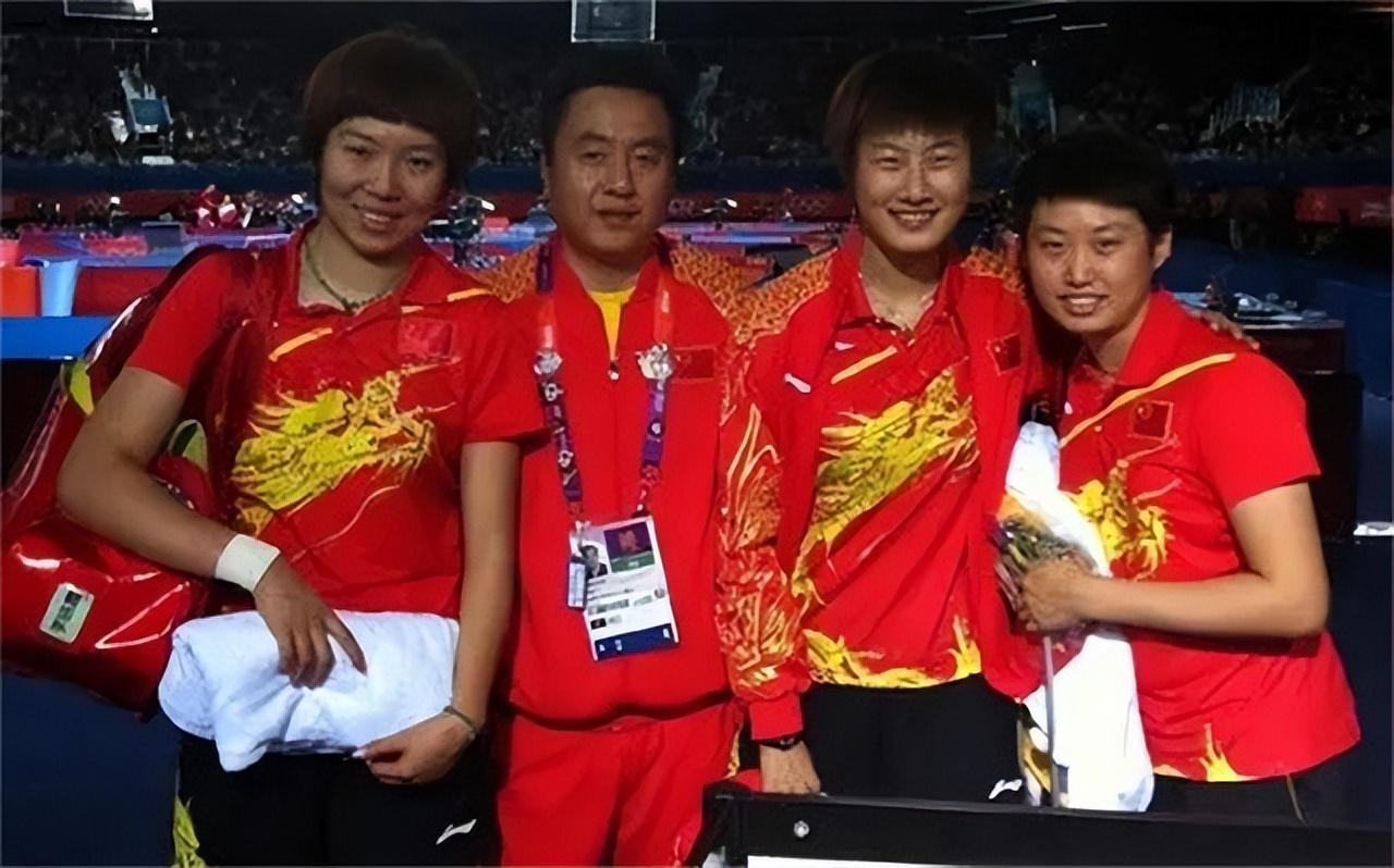 侯英超前女友李楠施之皓（施之皓近况：二婚娶弟子李楠，赴巴新执教，如今面容尽显苍老之态）