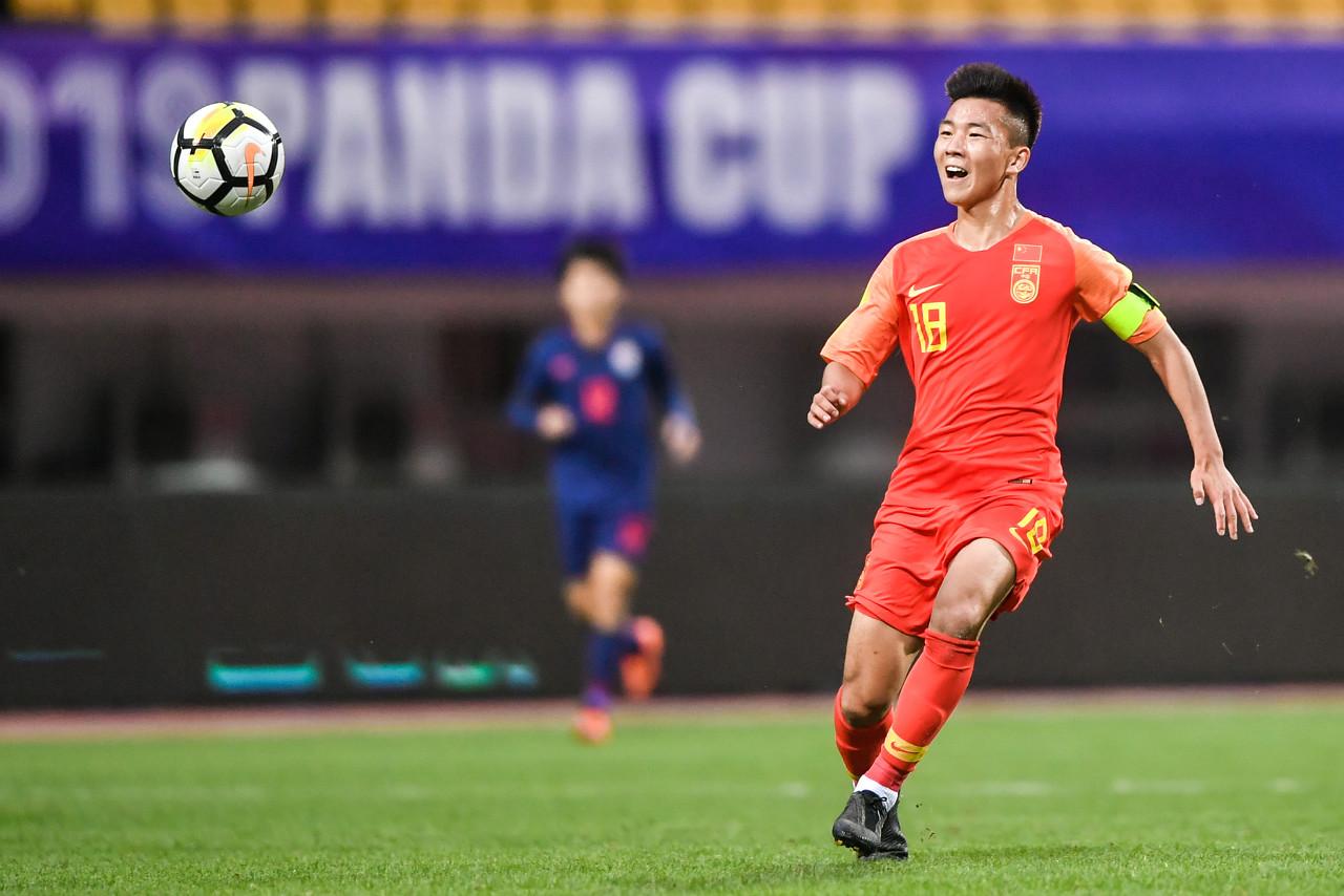 中国足球为什么是亚洲四流(浅析U19国青:中国足协谋政绩的工具,从上到下烂到家了)