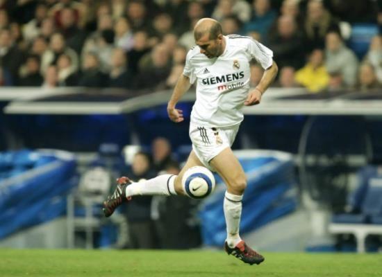 现在世界足球巨星排名前十名是谁（梅西第1+C罗第3，足坛百大巨星前十出炉，这个排名是否合理？）