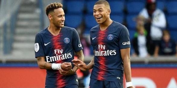 明早欧冠哪个台直播(央视直播!今晚欧冠上演巅峰战,两大巨星遭遇试金石,19亿欧对决)